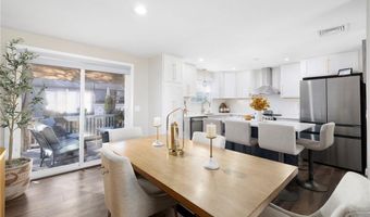 54 Salem Ave, Cranston, RI 02920