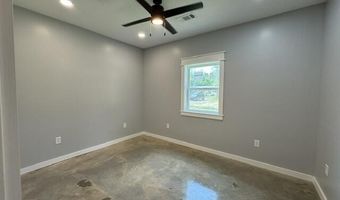90 Gainer Ferry Rd, Batesville, AR 72501