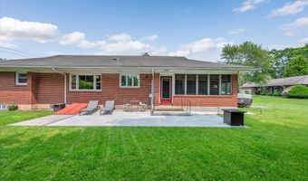 6 Woodlawn Dr, Cromwell, CT 06416