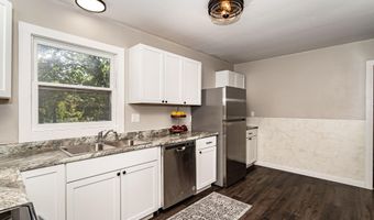 228 Hilltop Rd, Ames, IA 50014