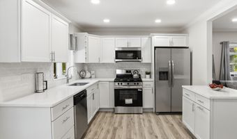 16 Deepwood Dr, Cheshire, CT 06410