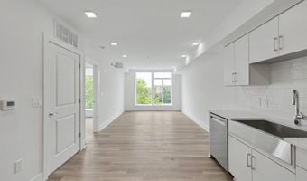 701 N HENRY St 401, Alexandria, VA 22314