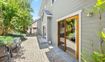 185 Almond St, Ashland, OR 97520