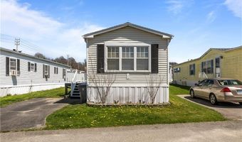 92 Bayview Pkwy, Middletown, RI 02842