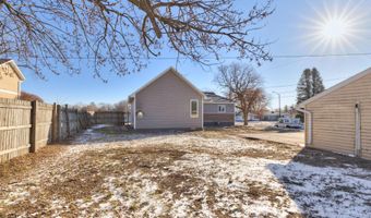 606 1st Ave S, Altoona, IA 50009