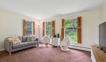 790 Rhoades Hl, Barnard, VT 05031