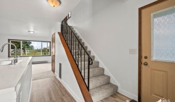424 E Manor Ave, Anchorage, AK 99501