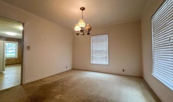 912 S Runnels, De Kalb, TX 75559