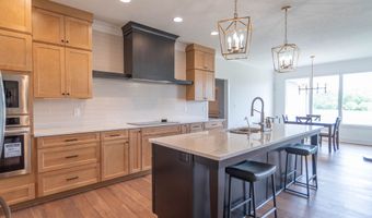 921 Justine Cir E, Indianapolis, IN 46234