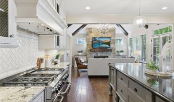 132 Interlachen Rd, Hopkins, MN 55343