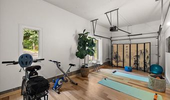 3427 E Dobson Pl, Ann Arbor, MI 48105