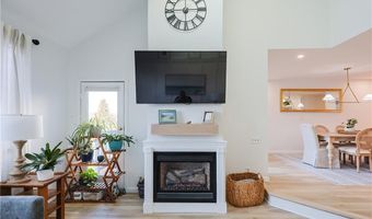 87 Nipmuc Trl B, North Providence, RI 02904