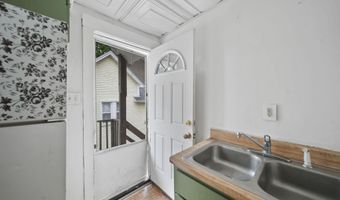 624 N Broad St, Adrian, MI 49221