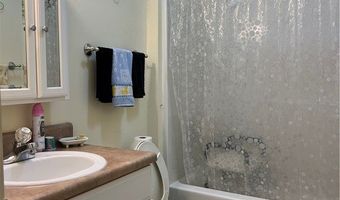 521 N Calhoun Shores Pkwy, Calhoun Falls, SC 29628