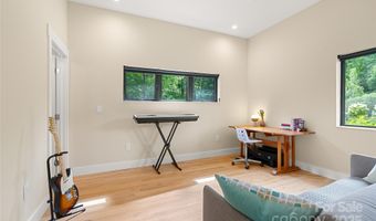 14 Starling Pass, Asheville, NC 28804