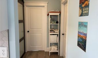 35 Elm St B, Newport, RI 02840
