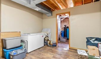 901 Geneva Dr, Alexandria, MN 56308