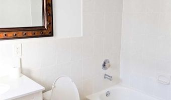 10 Elm Court 2nd Flr, Bayonne, NJ 07002