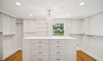 2425 N Drury Ln, Arlington Heights, IL 60004