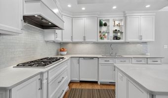 25 Crenshaw Ln 15-2, Andover, MA 01810