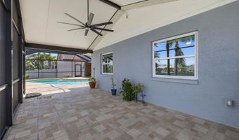 831 CHIPAWAY Dr, Apollo Beach, FL 33572
