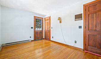 8 Pine Acres Rd, Amherst, NH 03031
