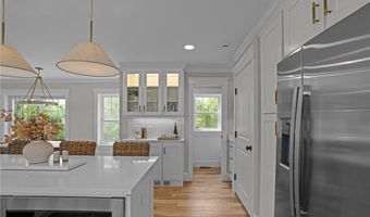 5 Lillis Ave, Barrington, RI 02806