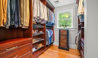 52 Hardy Rd, Bedford, NH 03110