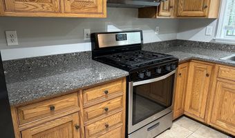 7 Heidi Ln, Billerica, MA 01821