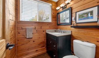 43055 Seaway Ave, Alexandria Bay, NY 13607