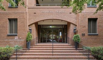 601 WILKES St 301, Alexandria, VA 22314