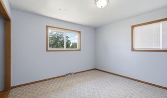 1225 E Church St, Aurora, MO 65605