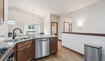 1217 Copper Mountain Dr, North Liberty, IA 52317