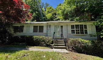 142 Pine Cir, Bennington, VT 05201