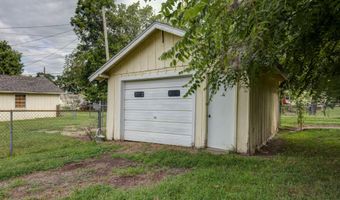 311 W Pleasant St, Aurora, MO 65605