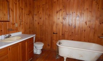 17 W Birch Ln, Beaver Cove, ME 04441