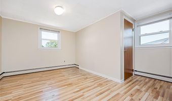 37 New Point Pl, Amityville, NY 11701