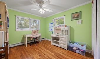 35 Hilldale Rd, Albertson, NY 11507