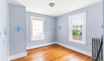 303 Narragansett St, Cranston, RI 02905