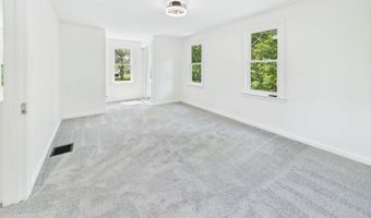 5 Willow Rd, Anderson, IN 46011