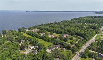 51 Dockside Ln, Belfast, ME 04915