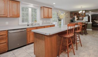 2 Deer Run Cir, Arundel, ME 04046