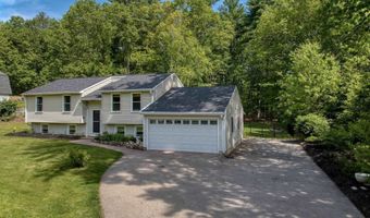 62 Palomino Ln, Bedford, NH 03110