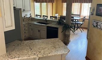 15733 Pine Cir, Basehor, KS 66007