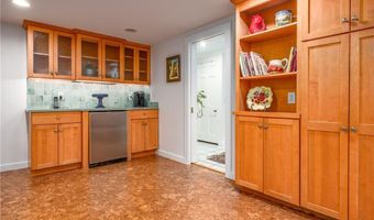 2 Cherry Ln, Bristol, RI 02809