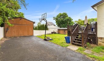 1755 ROCKWELL Rd, Abington, PA 19001