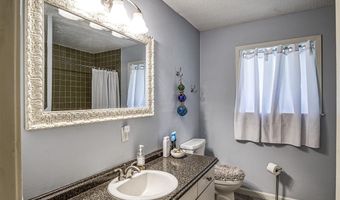 17 Valls Ln, Hot Springs Village, AR 71909