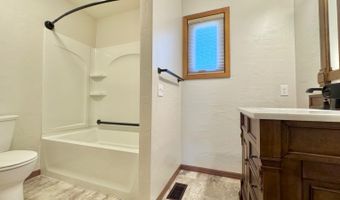 209 10th Ave NW, Bowman, ND 58623