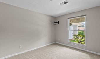 404 Applestone Dr, Ballwin, MO 63021