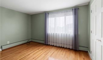 6 Varnum Ave, Bristol, RI 02809